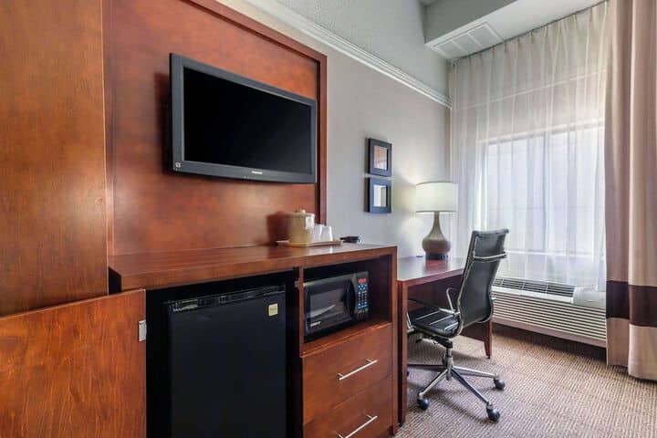 Room 26 of 47