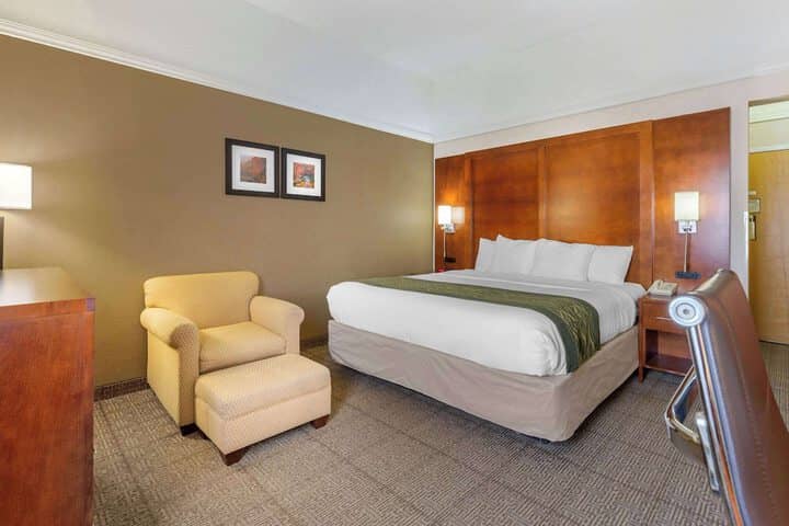 Room 10 of 47