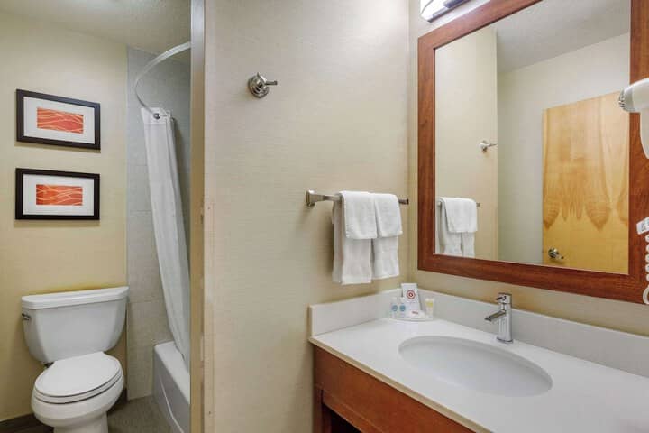 Room 25 of 47